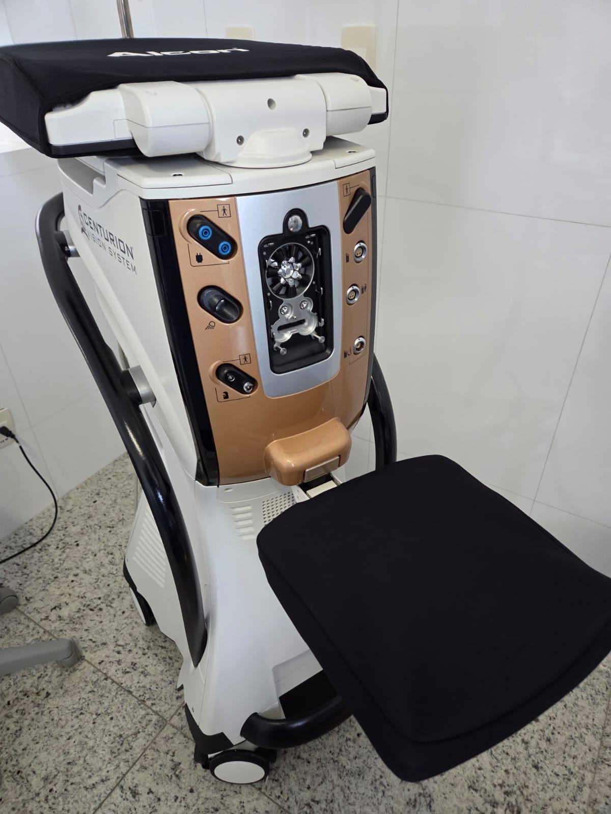 Faco Centurion Alcon Novíssimo Faco Centurion Alcon Novíssimo